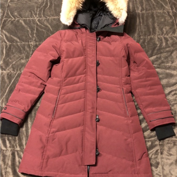 Canada Goose Jackets & Blazers - Like new Canada goose long jacket